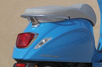 Vespa Primavera 125 50. Anniversario 2018 - Bild 30 Vespa Primavera 125 50. Anniversario 2018 - Bild 30