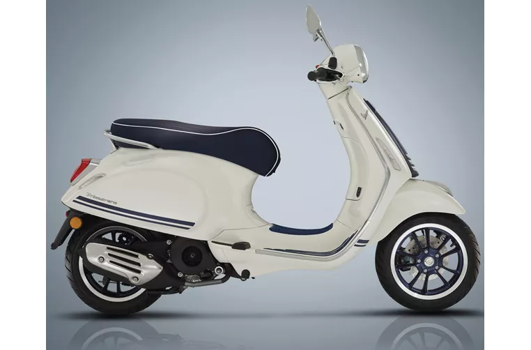 Vespa Primavera 50 Yacht Club 2018 Vespa Primavera 50 Yacht Club 2018