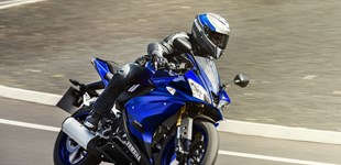Yamaha YZF-R125 2018 vs Yamaha YZF-R6 2018
