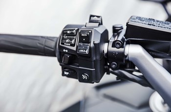 Yamaha FJR1300A 2018 - Bild 3 Yamaha FJR1300A 2018 - Bild 3