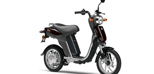 Peugeot Kisbee 50 GT 2022 vs Yamaha EC-03 2018