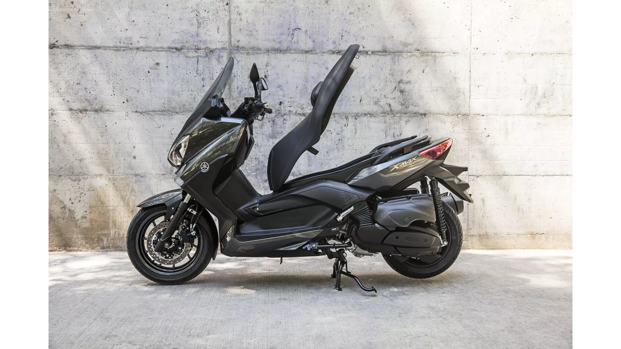 Yamaha XMAX 400 - Image 9 Yamaha XMAX 400 - Image 9