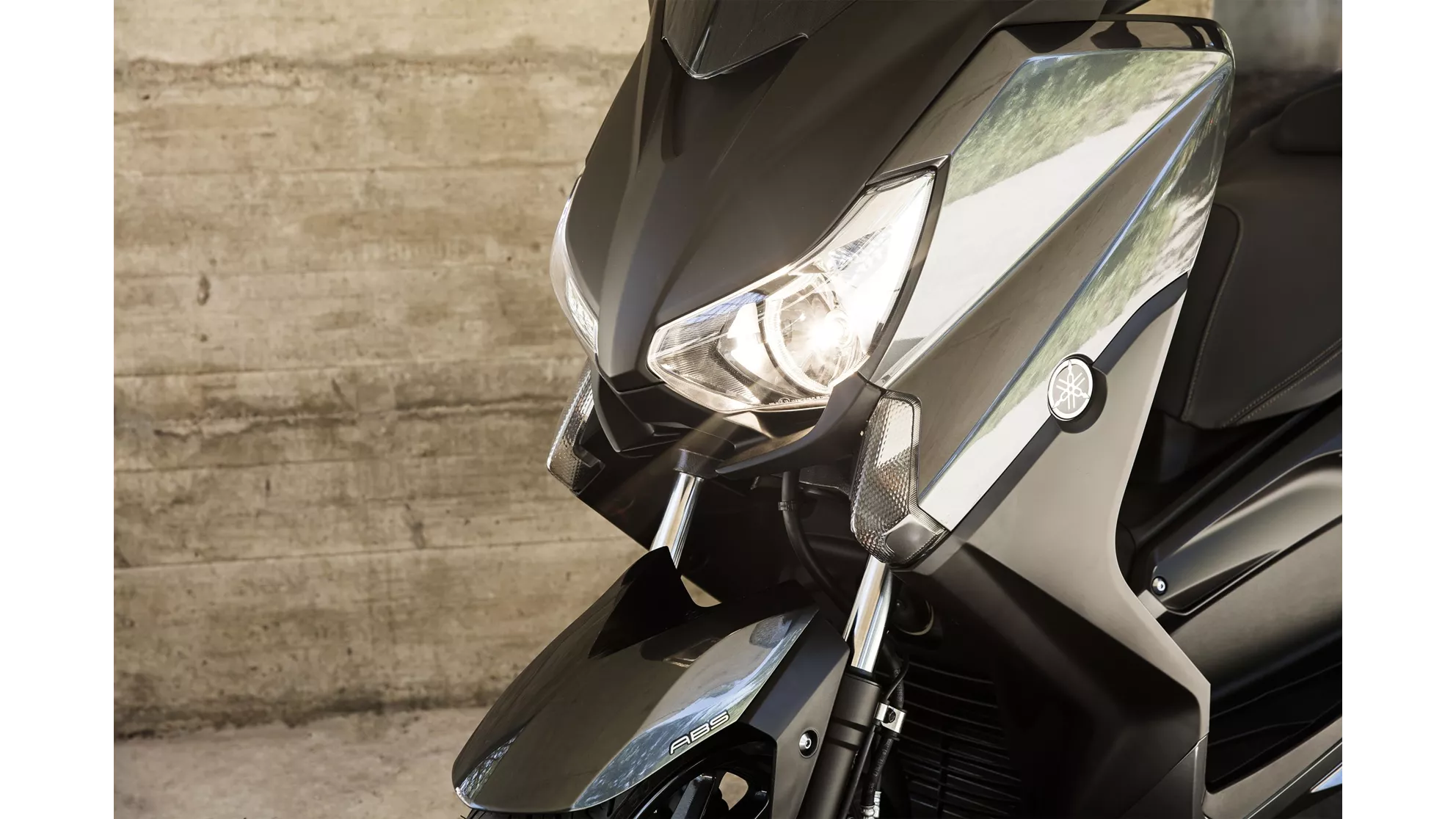 Yamaha XMAX 400 - Image 13 Yamaha XMAX 400 - Image 13