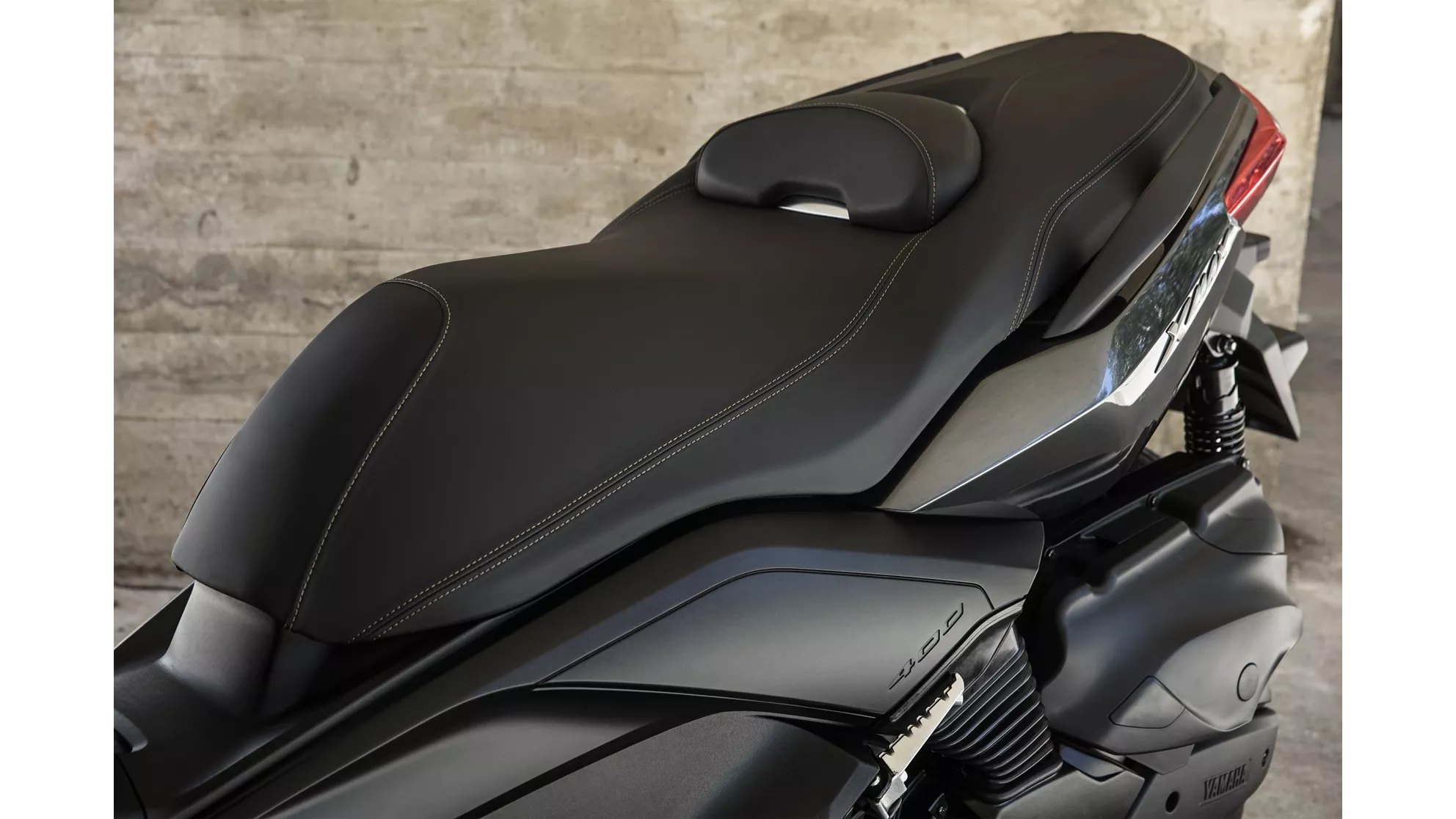 Yamaha XMAX 400 - Image 18 Yamaha XMAX 400 - Image 18