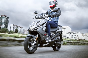 Yamaha Aerox 4 2018 - Bild 11 Yamaha Aerox 4 2018 - Bild 11