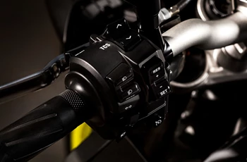 Yamaha MT-10 2018 - Bild 25 Yamaha MT-10 2018 - Bild 25
