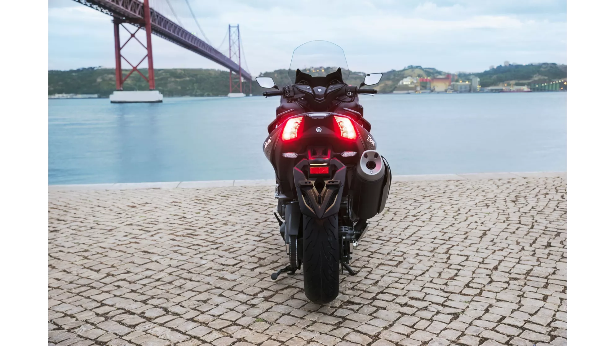 Yamaha TMAX - Image 4 Yamaha TMAX - Image 4