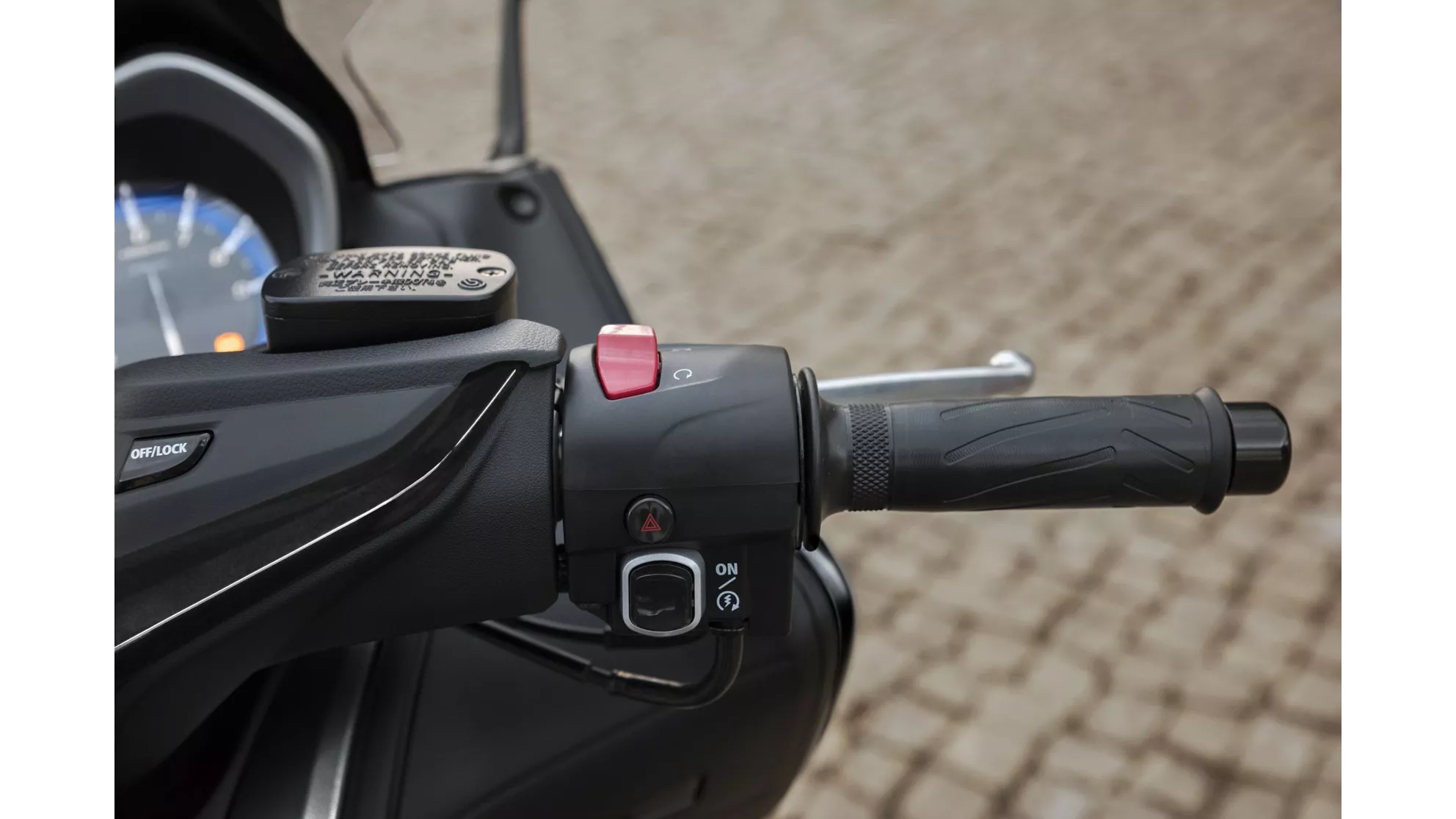 Yamaha TMAX - Image 9 Yamaha TMAX - Image 9