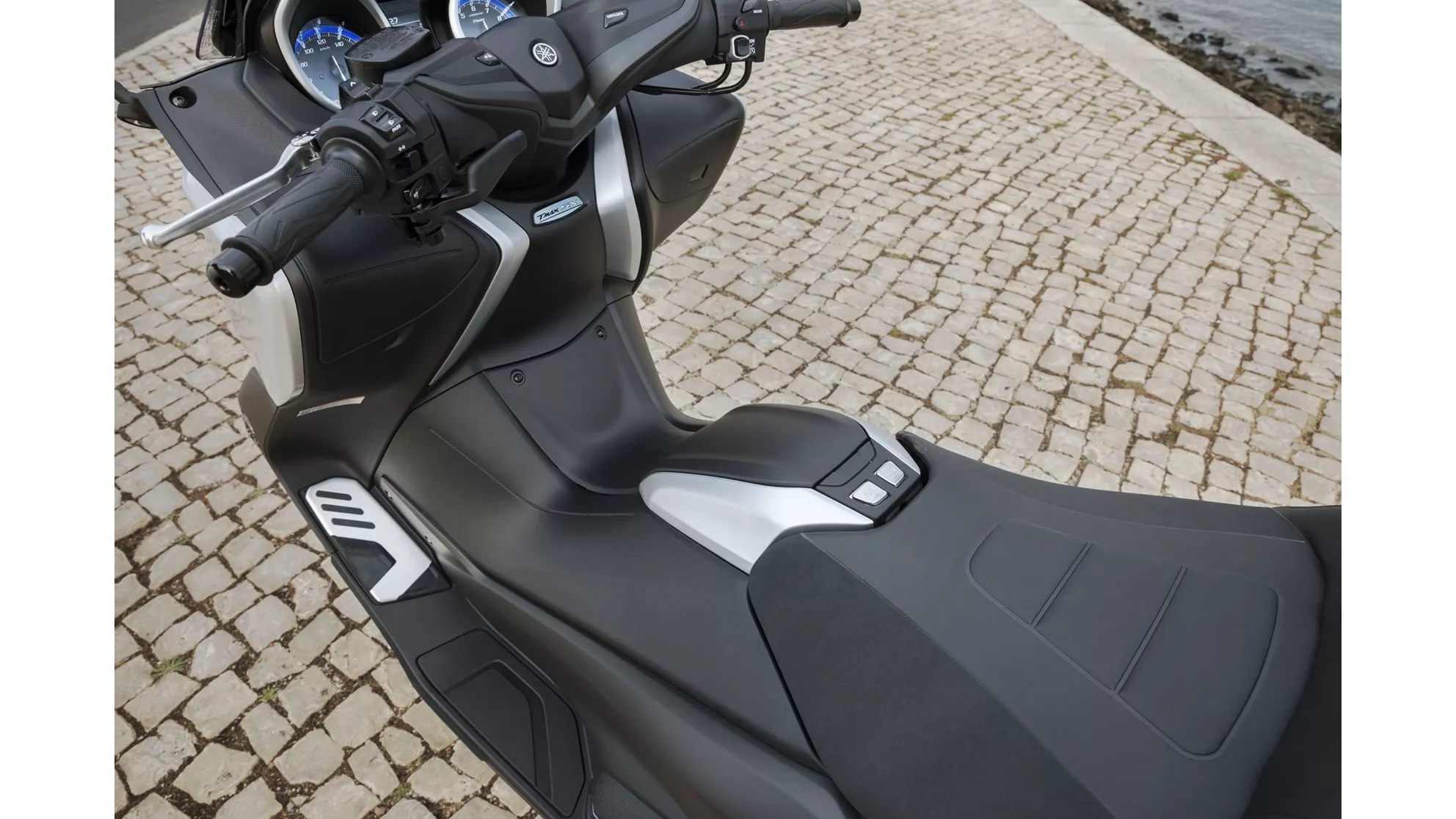 Yamaha TMAX SX - Image 8 Yamaha TMAX SX - Image 8