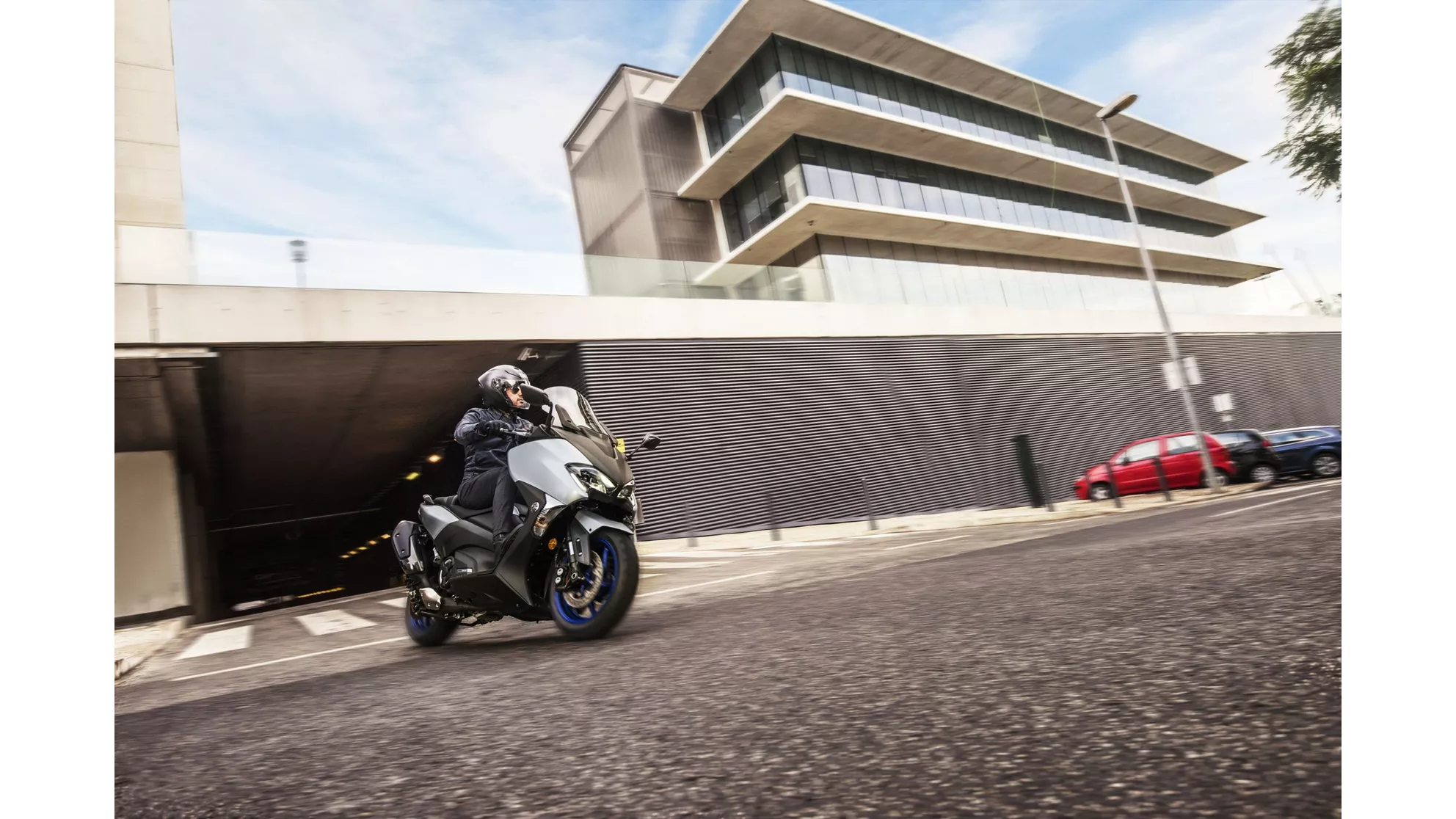Yamaha TMAX SX - Imagem 24 Yamaha TMAX SX - Imagem 24