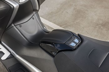 Yamaha TMAX DX 2018 - Bild 19