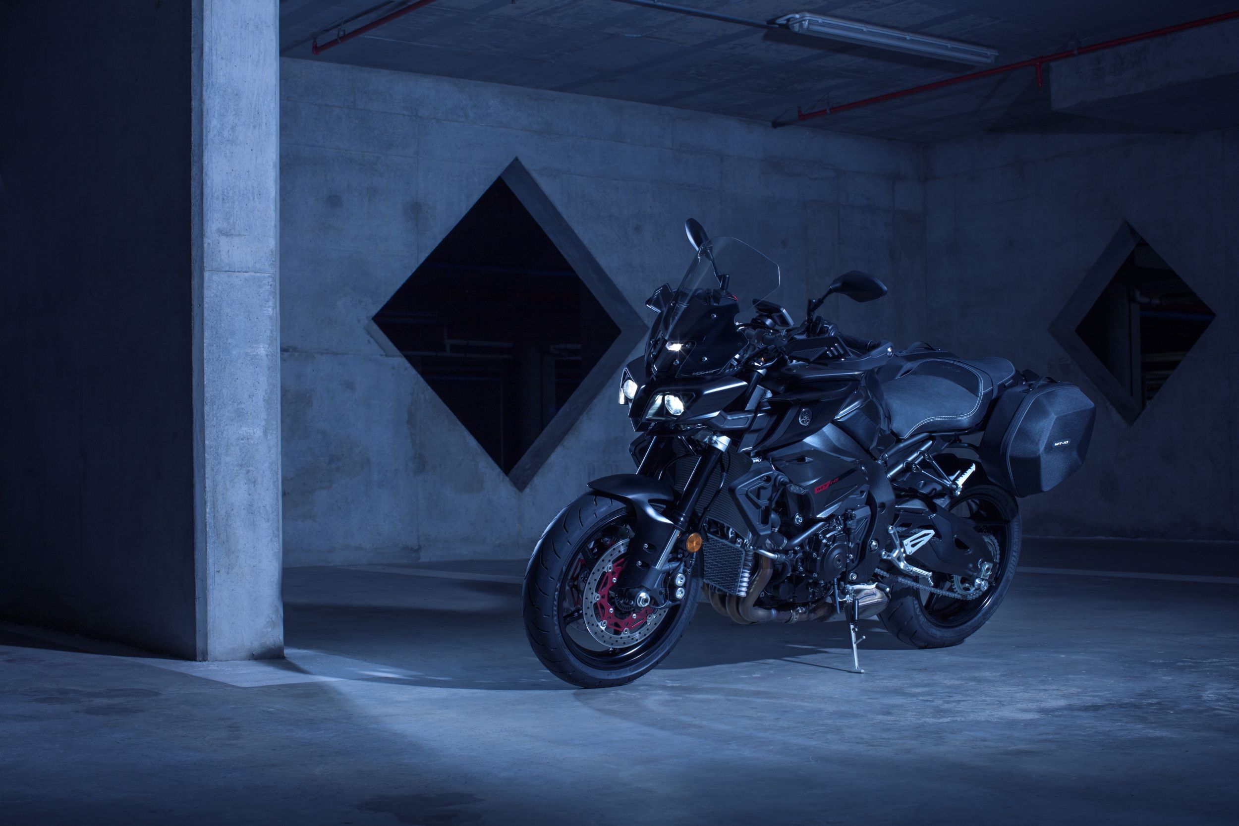 Motorrad Vergleich Yamaha MT-10 Tourer Edition 2018 vs. Yamaha MT-10 2024