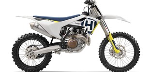 Husqvarna FC 450 2018 vs Husqvarna SM 449 R 2012