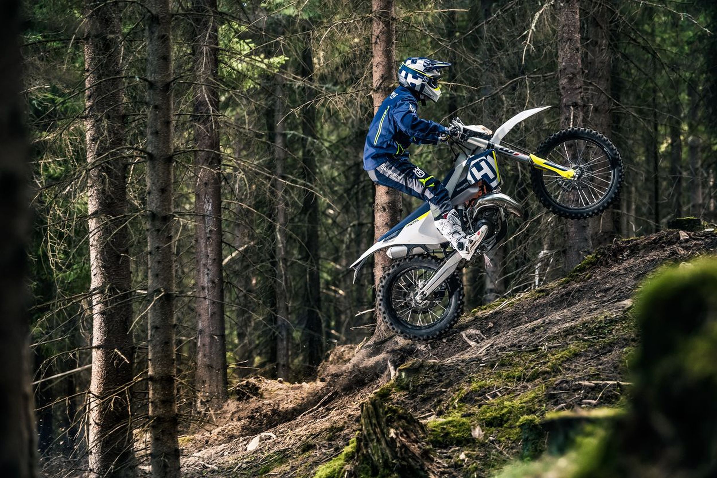 Husqvarna enduro. Husqvarna мотоциклы эндуро. Мотоцикл Хускварна эндуро кросс. Хускварна эндуро 450. Хускварна 450 кубов эндуро.