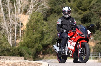 Rieju RS3 125 2018 - Bild 13 Rieju RS3 125 2018 - Bild 13