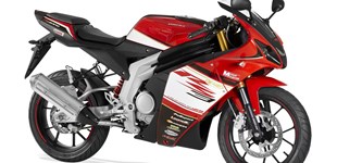 Rieju RS3 125 2018 vs KTM 125 Duke 2021