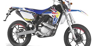 Rieju MRT Freejump 125 Supermoto 2018 vs Rieju MRT 125 AC 2021