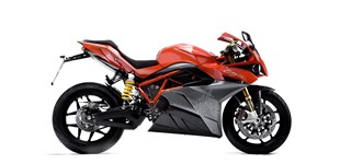 Energica Ego 2018 vs Triumph Speed Triple 1200 RS 2021