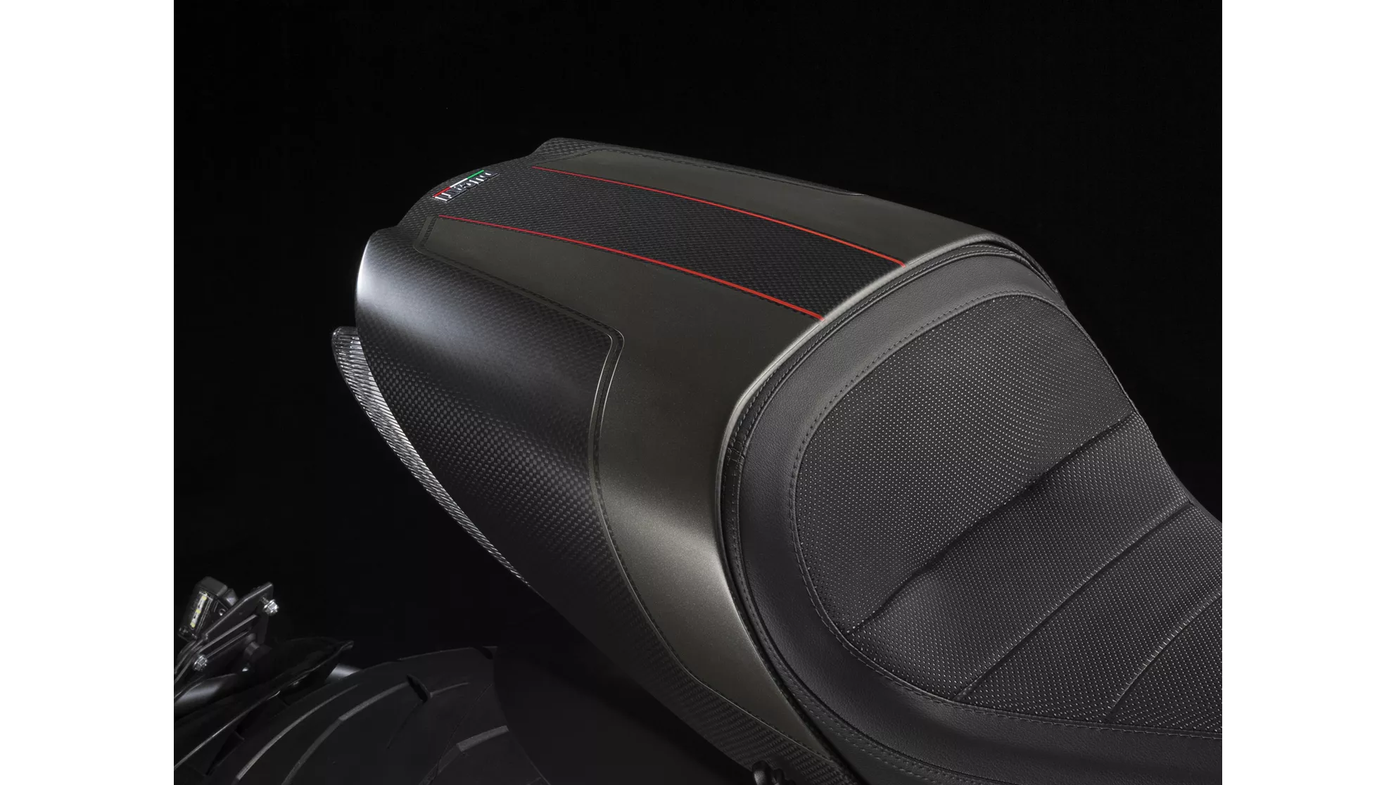 Ducati Diavel Carbon - Obrázek 12