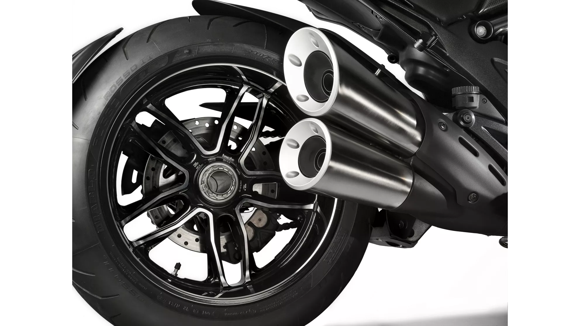 Ducati Diavel Carbon - Imagem 14