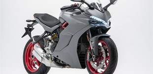 Ducati SuperSport 2018 vs Ducati SuperSport S 2017