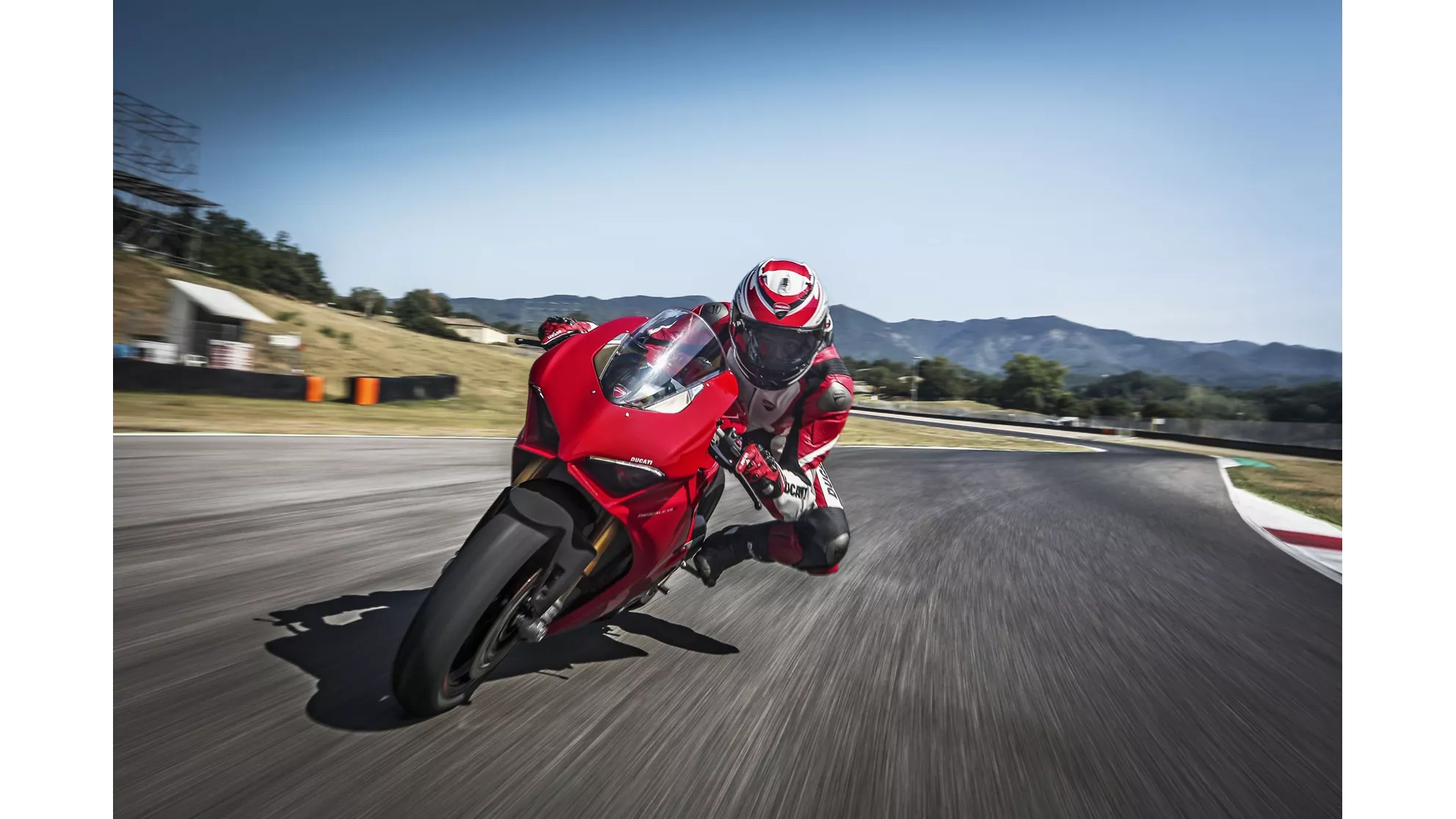 Ducati Panigale V4 S - Image 1 Ducati Panigale V4 S - Image 1