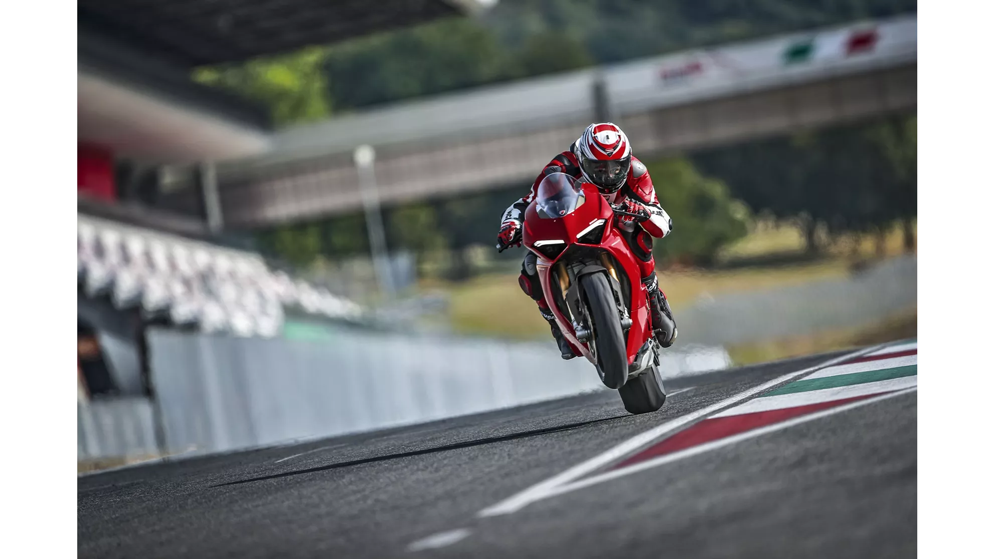 Ducati Panigale V4 S - Image 8 Ducati Panigale V4 S - Image 8