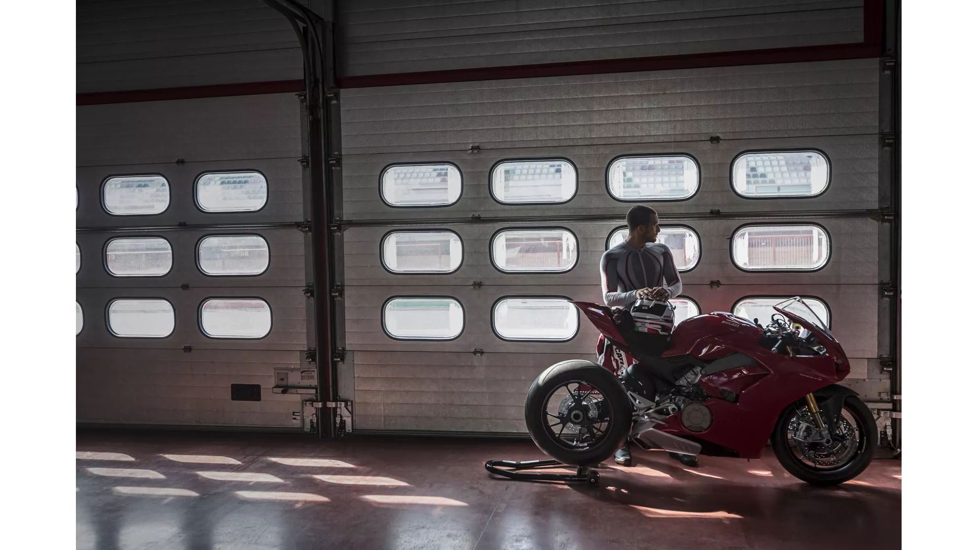 Ducati Panigale V4 S - Image 9 Ducati Panigale V4 S - Image 9