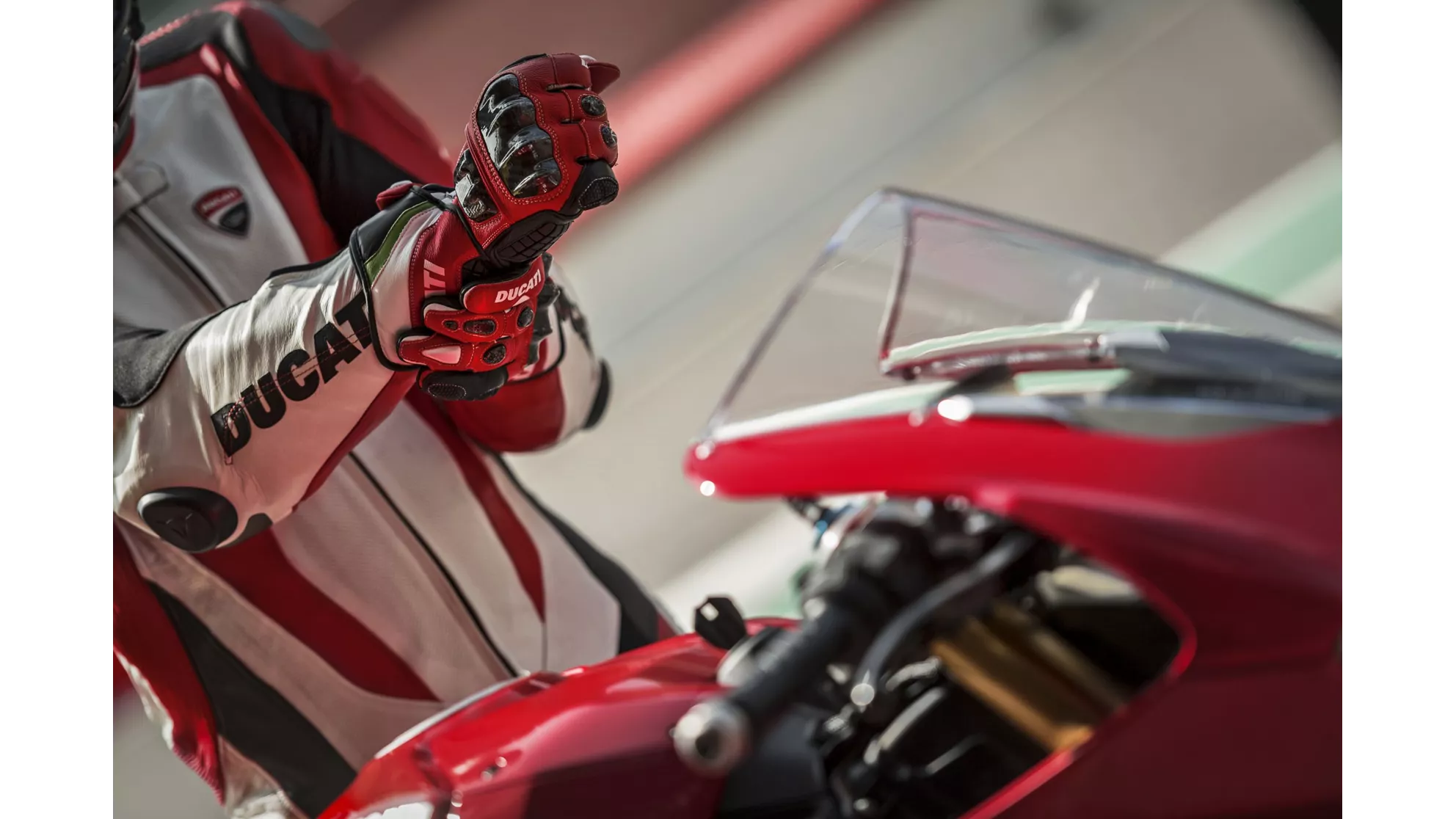 Ducati Panigale V4 S - Image 11 Ducati Panigale V4 S - Image 11