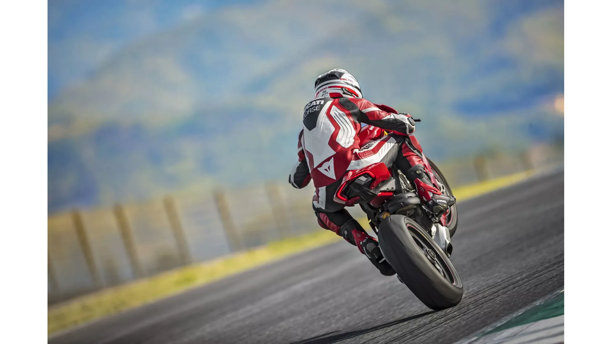 Ducati Panigale V4 Speciale - Image 4 Ducati Panigale V4 Speciale - Image 4