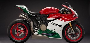 Ducati 1299 Panigale R Final Edition 2018 vs Aprilia Tuono V4 1100 Factory 2021