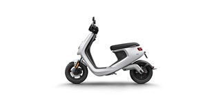 NIU M1S 2018 vs Piaggio 1 2022
