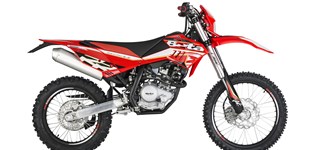 Beta RR Enduro 4T 125 LC 2018 vs Husqvarna WRE 125 2013