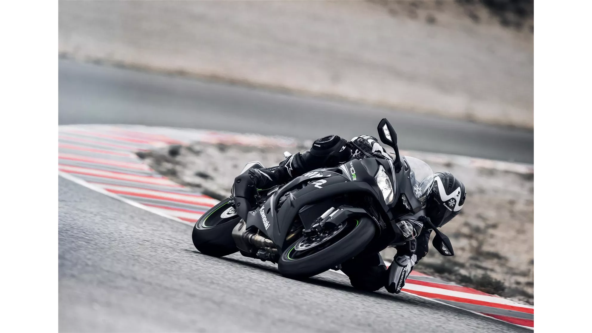 Kawasaki Ninja ZX-10RR - Image 5 Kawasaki Ninja ZX-10RR - Image 5