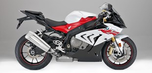 BMW S 1000 RR 2018 vs Honda CBR1000RR Fireblade 2011