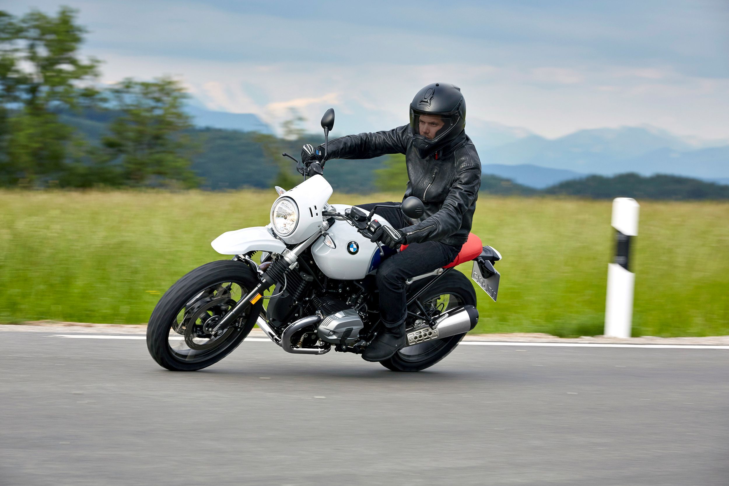 Лучше классик. BMW r9t. BMW R NINET Classic. R Nine t. Мотоцикл БМВ Р серии 2017.