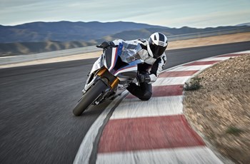 BMW HP4 RACE 2018 - Bild 6