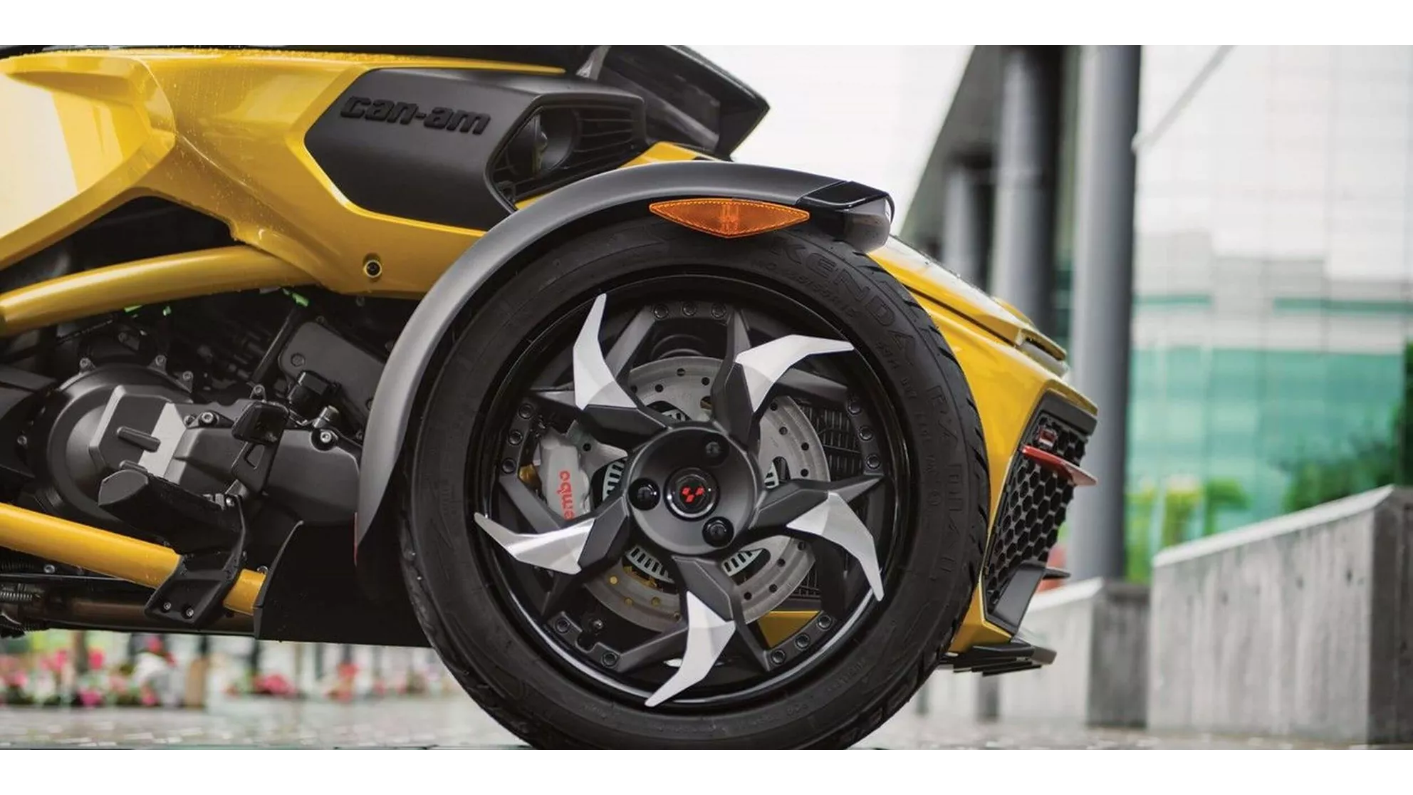 Can-Am Spyder F3 - Image 3 Can-Am Spyder F3 - Image 3