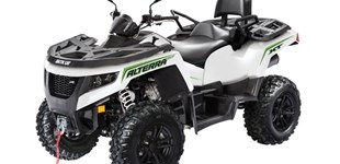 Arctic Cat Alterra TRV 700 XT 2018 vs Can-Am Outlander 650 2009