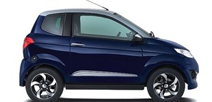 Aixam eCity Premium 2018 vs Yamaha YZF-R6 2014 Aixam eCity Premium 2018 vs Yamaha YZF-R6 2014