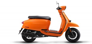Lambretta V125 Special 2018 vs Vespa Primavera 125 i.e. 3V 2013
