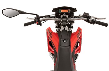 Aprilia SX 50 Supermoto 2018 - Bild 4 Aprilia SX 50 Supermoto 2018 - Bild 4