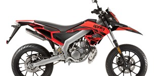 Beta RR 50 Motard Track 2014 vs Aprilia SX 50 Supermoto 2018