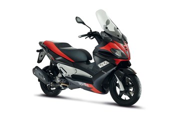 Aprilia SR-Max 300ie 2018 - Bild 2 Aprilia SR-Max 300ie 2018 - Bild 2