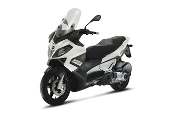 Aprilia SR-Max 300ie 2018 - Bild 6 Aprilia SR-Max 300ie 2018 - Bild 6