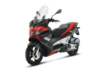 Aprilia SR-Max 300ie 2018 - Bild 12 Aprilia SR-Max 300ie 2018 - Bild 12