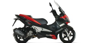 Aprilia SR-Max 300ie 2018 vs Aprilia SR GT Sport 200 2023