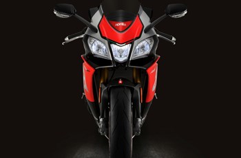 Aprilia RSV4 RF 2018 - Bild 10 Aprilia RSV4 RF 2018 - Bild 10
