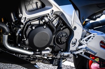 Aprilia Tuono V4 1100 Factory 2018 - Bild 11 Aprilia Tuono V4 1100 Factory 2018 - Bild 11