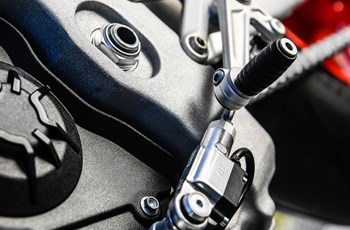 Aprilia Tuono V4 1100 Factory 2018 - Bild 14 Aprilia Tuono V4 1100 Factory 2018 - Bild 14